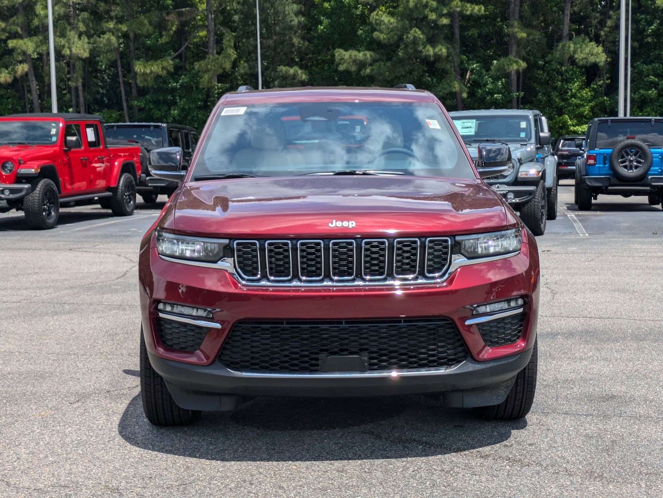2025 Jeep Grand Cherokee Limited photo 2