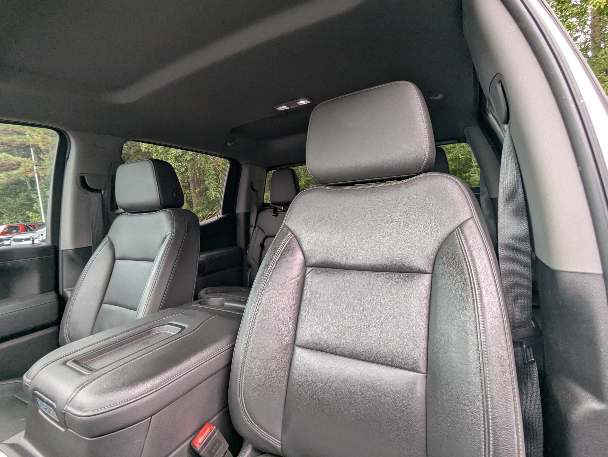 2020 Chevrolet Silverado 1500 RST photo 2