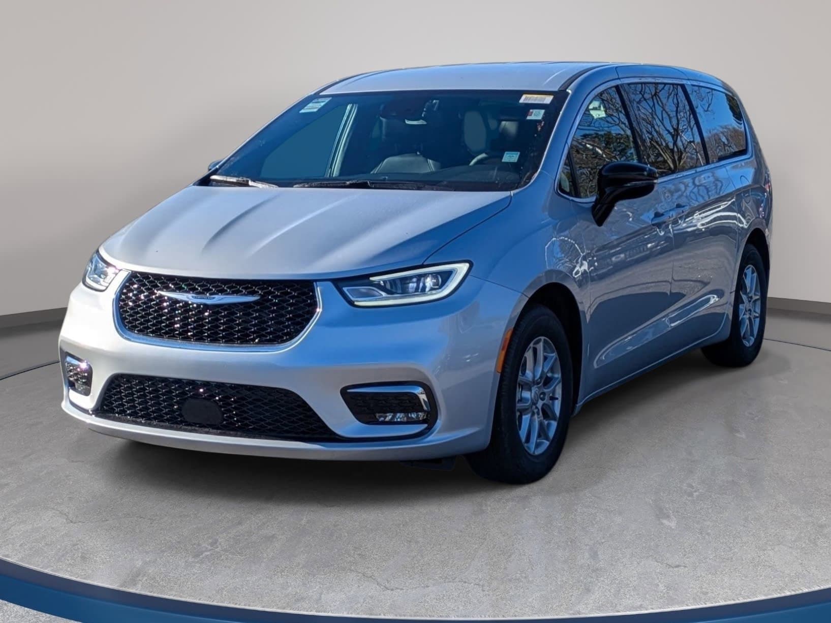 2026 Chrysler Pacifica Select's photo