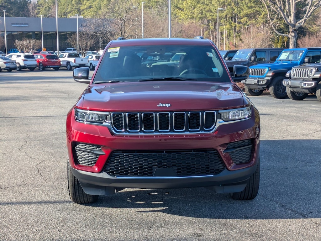 New 2025 Jeep Grand Cherokee LAREDO X 4X4 Sport Utility