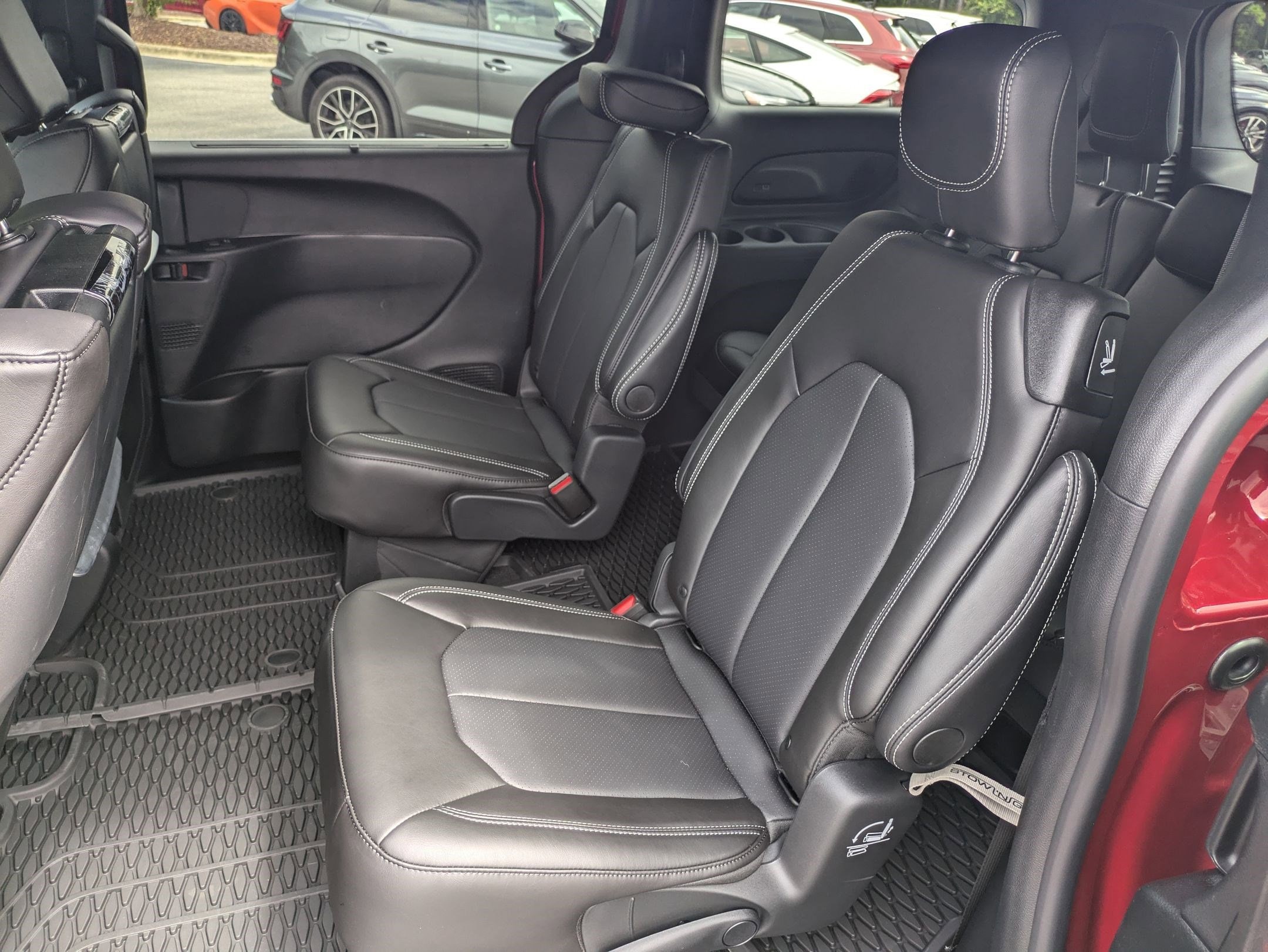 2026 Chrysler Pacifica Select - Photo 25