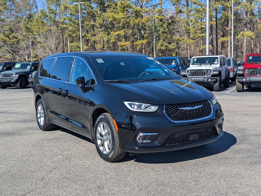 New 2026 Chrysler Pacifica SELECT AWD Passenger Van