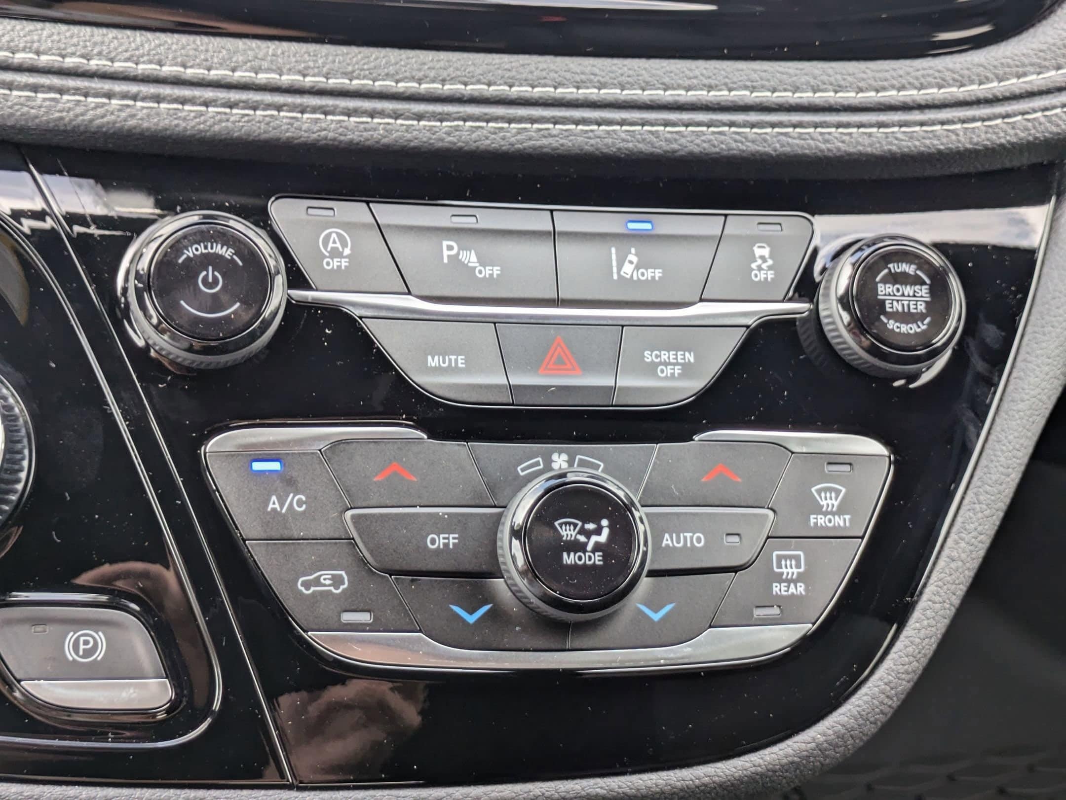2026 Chrysler Pacifica Select - Photo 15