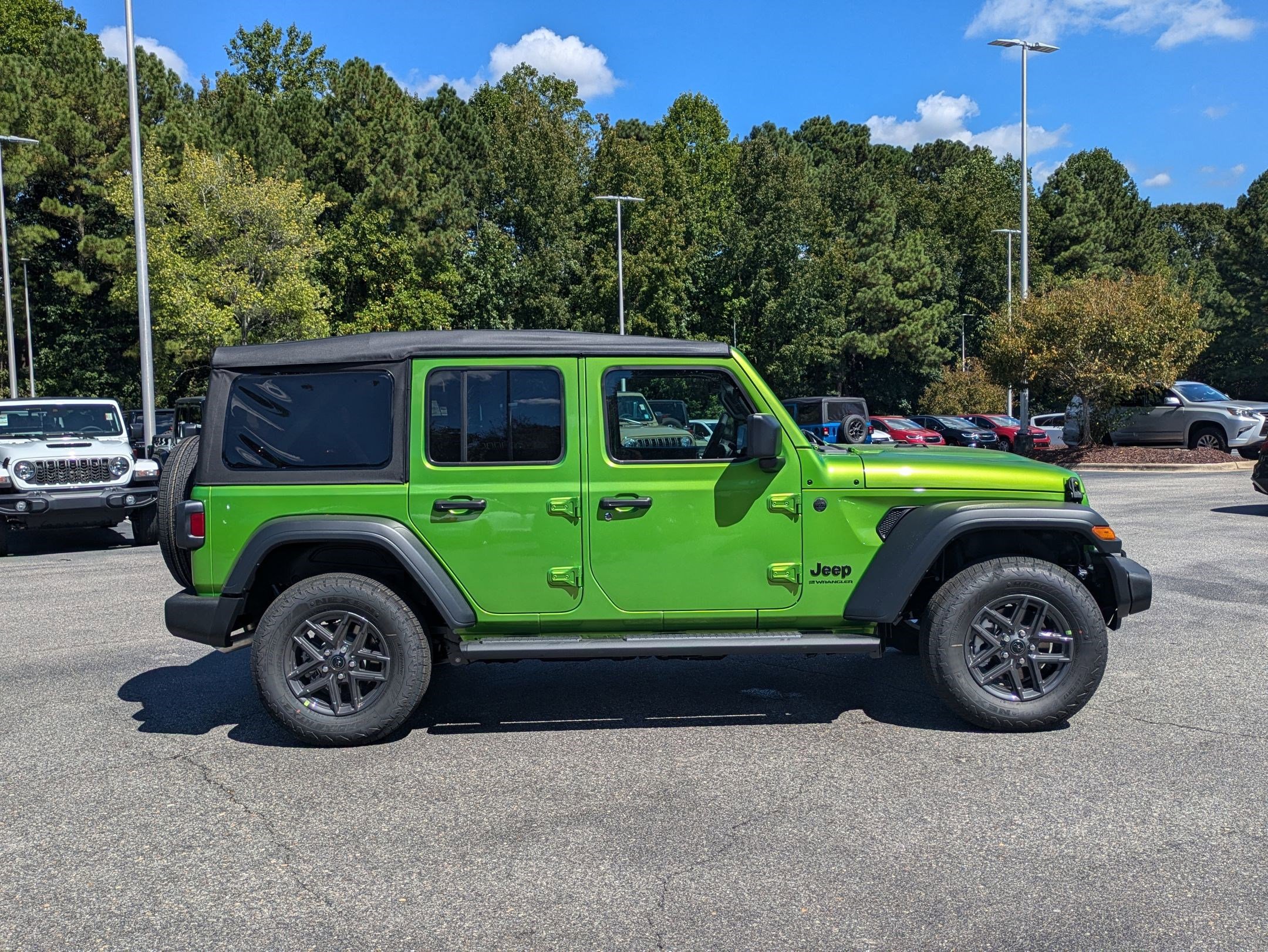 2025 Jeep Wrangler Sport S photo 4