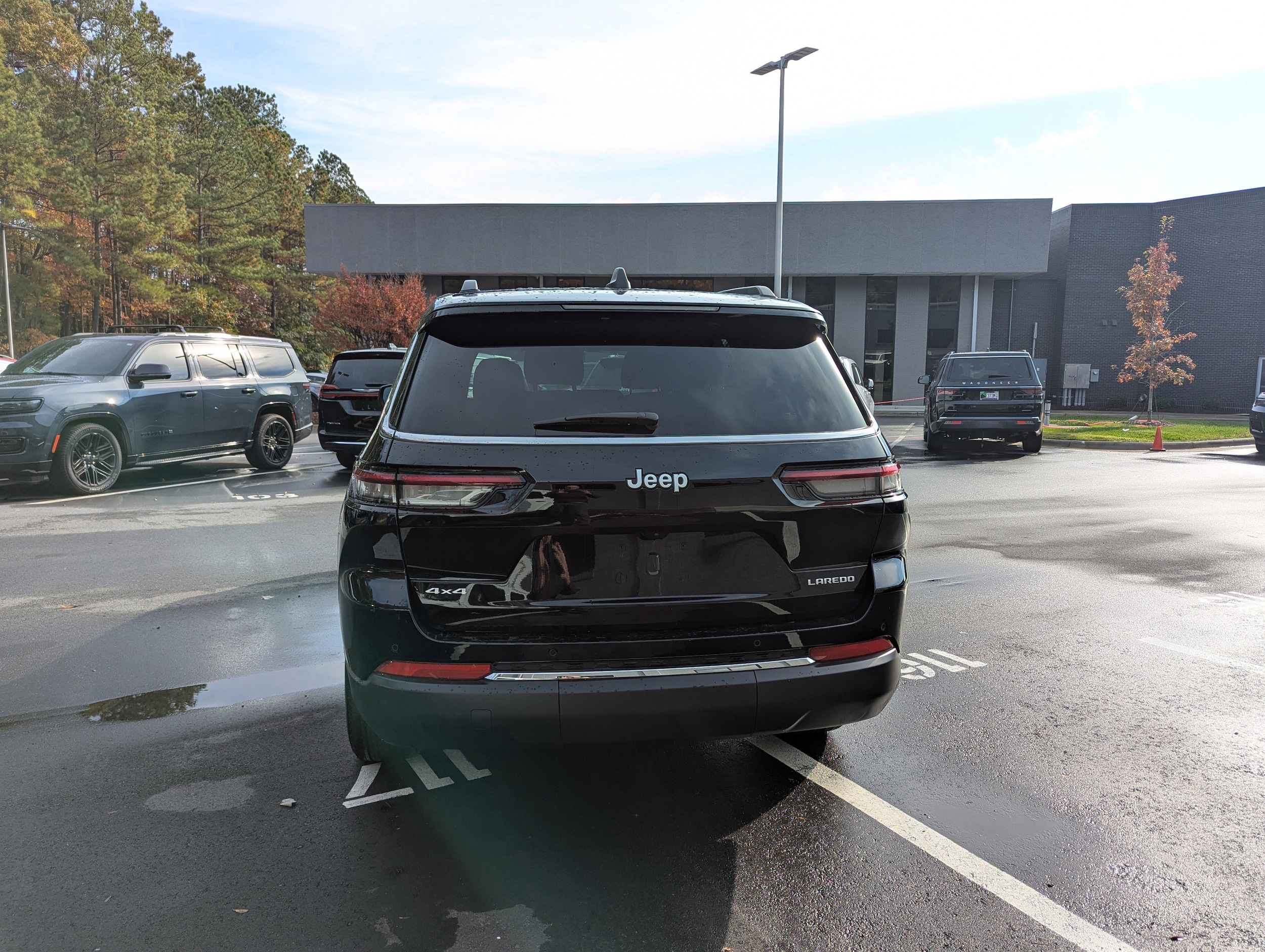 2024 Jeep Grand Cherokee Laredo photo 2