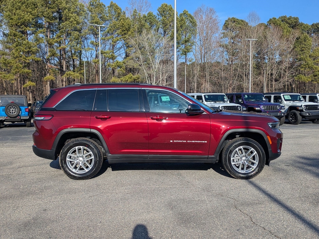New 2025 Jeep Grand Cherokee LAREDO X 4X4 Sport Utility