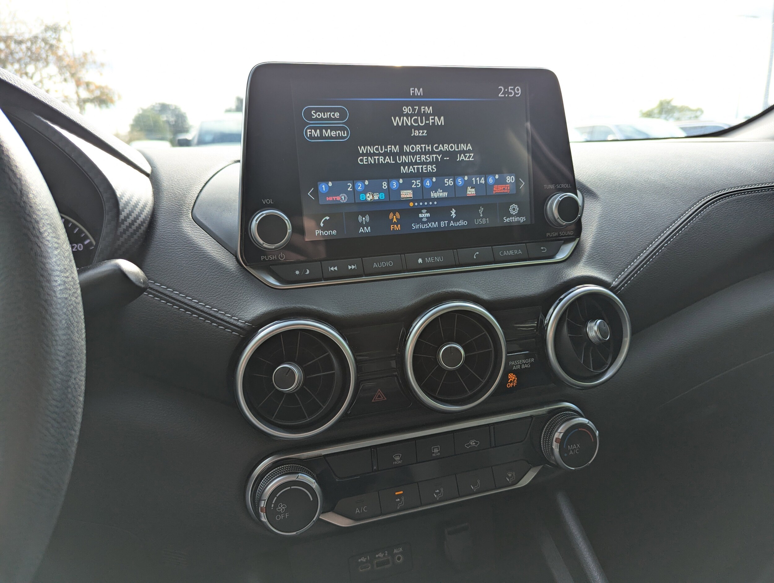 2023 Nissan Sentra SV photo 3