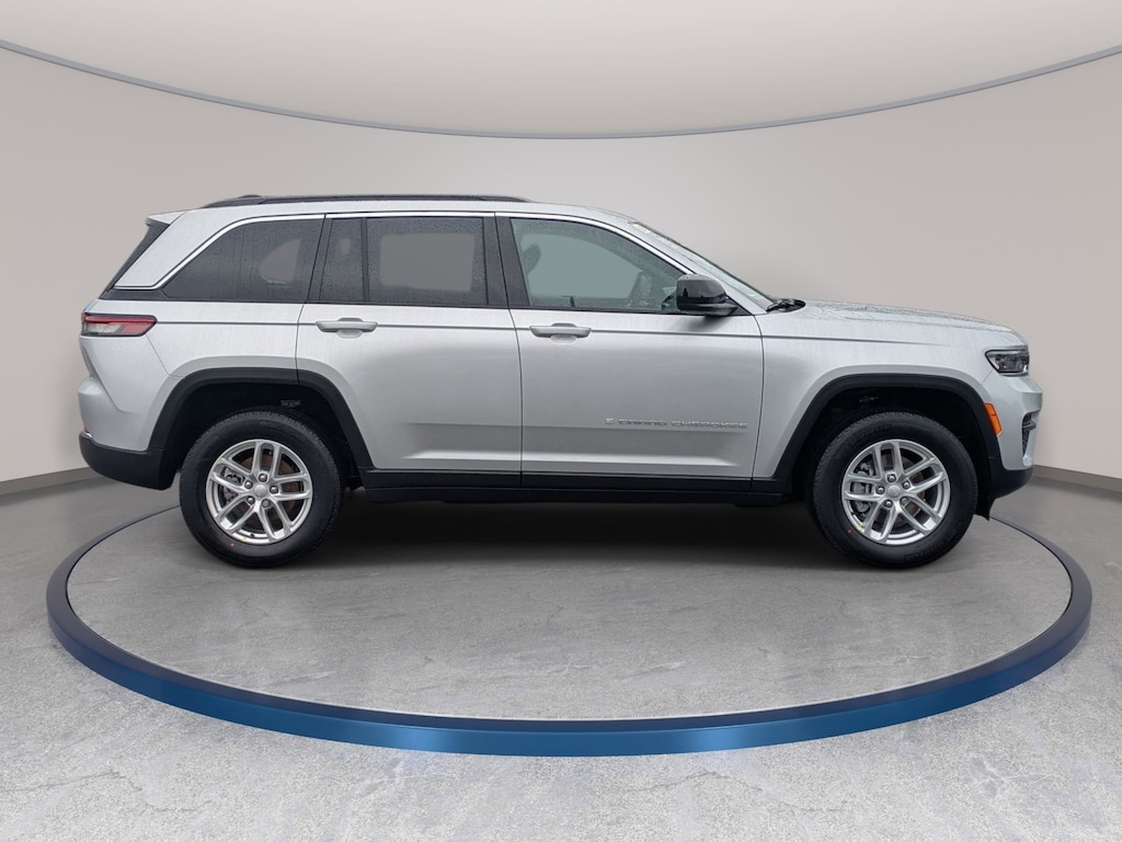 New 2026 Jeep Grand Cherokee LAREDO X 4X4 Sport Utility