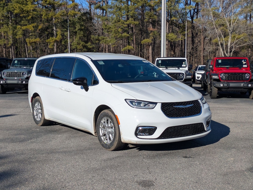 New 2026 Chrysler Pacifica SELECT Passenger Van