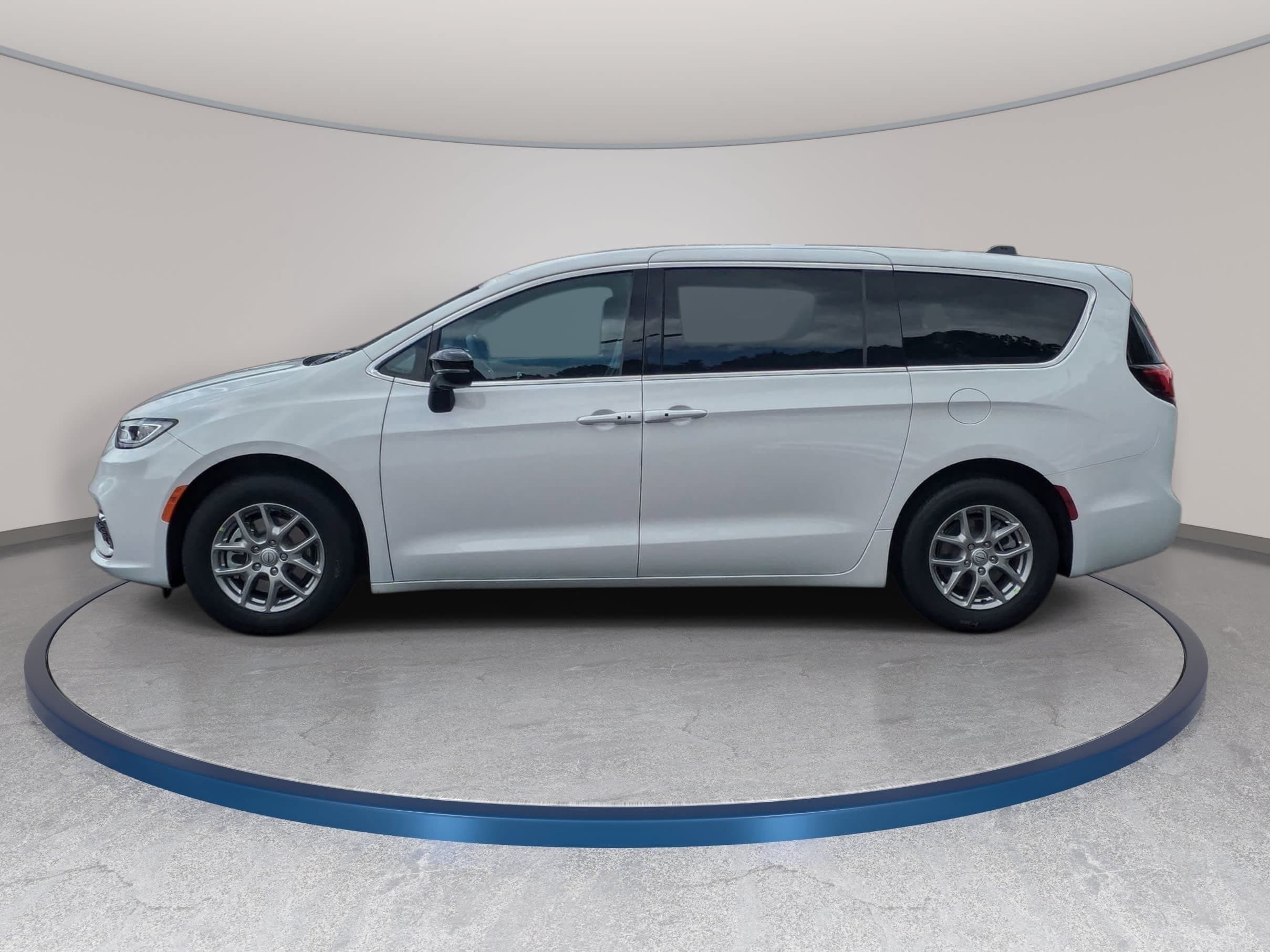 2026 Chrysler Pacifica Select - Photo 8