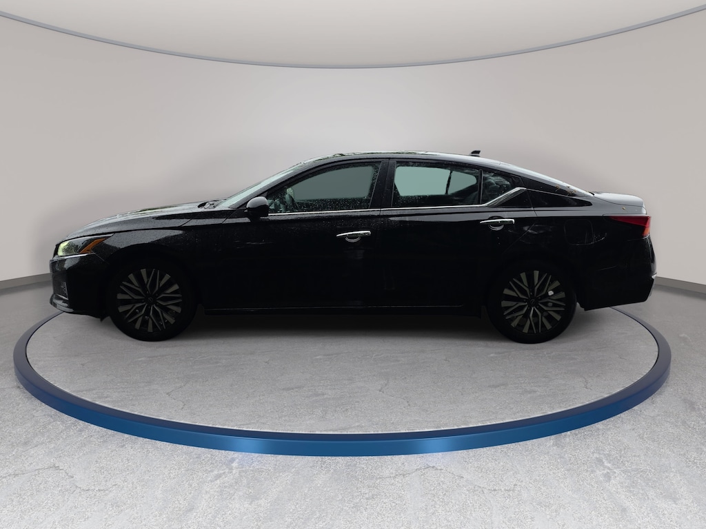 Used 2024 Nissan Altima 2.5 SV Sedan