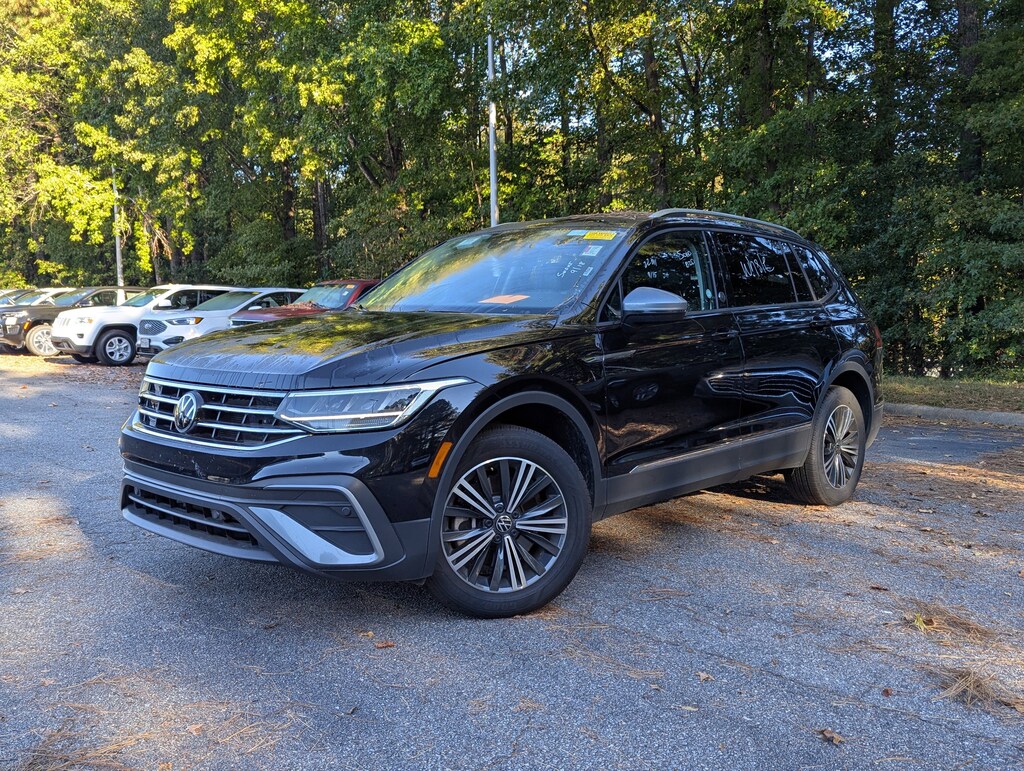Used 2024 Volkswagen Tiguan Wolfsburg Edition 2.0T Wolfsburg Edition FWD