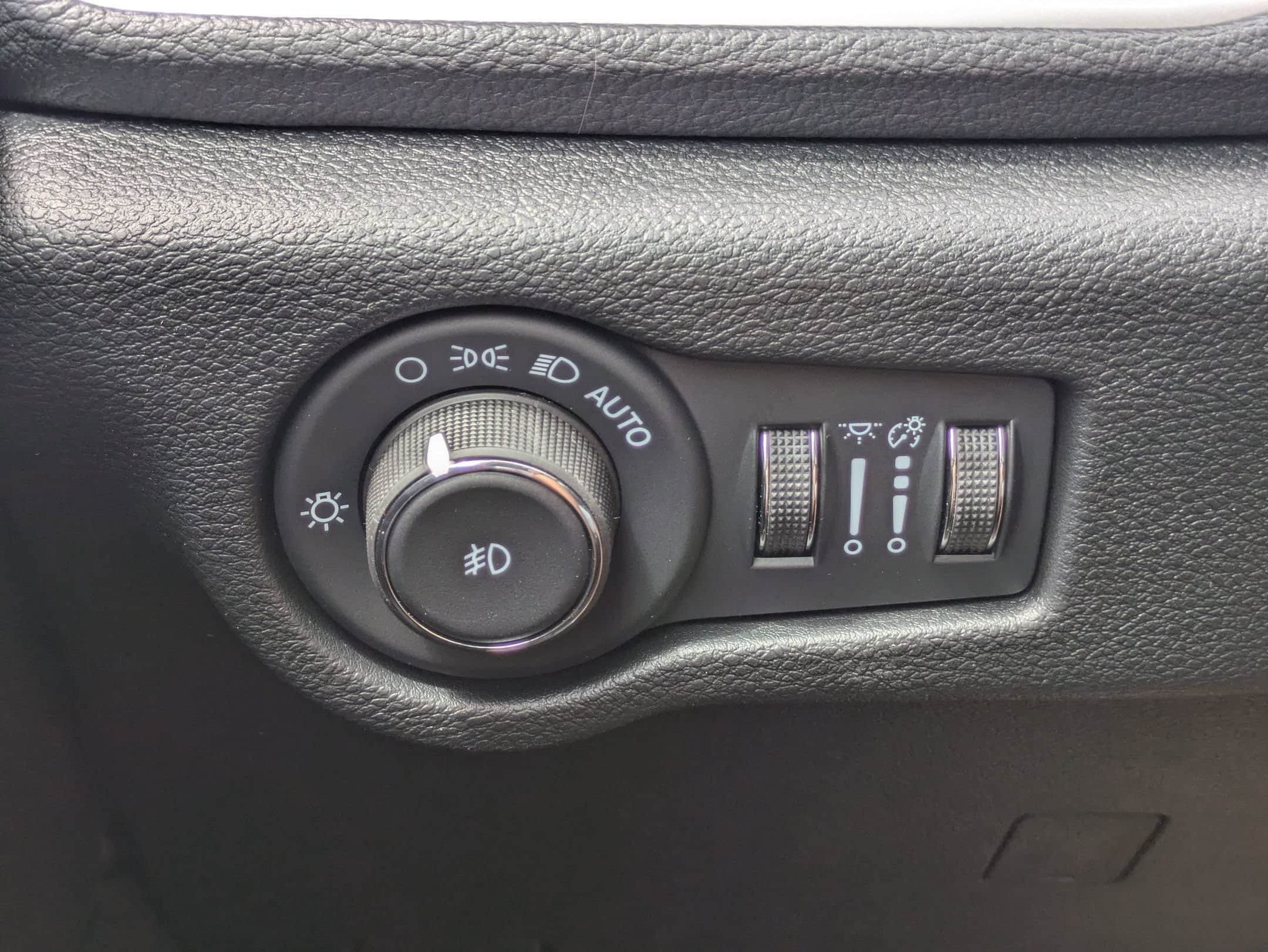 2026 Chrysler Pacifica Select - Photo 18