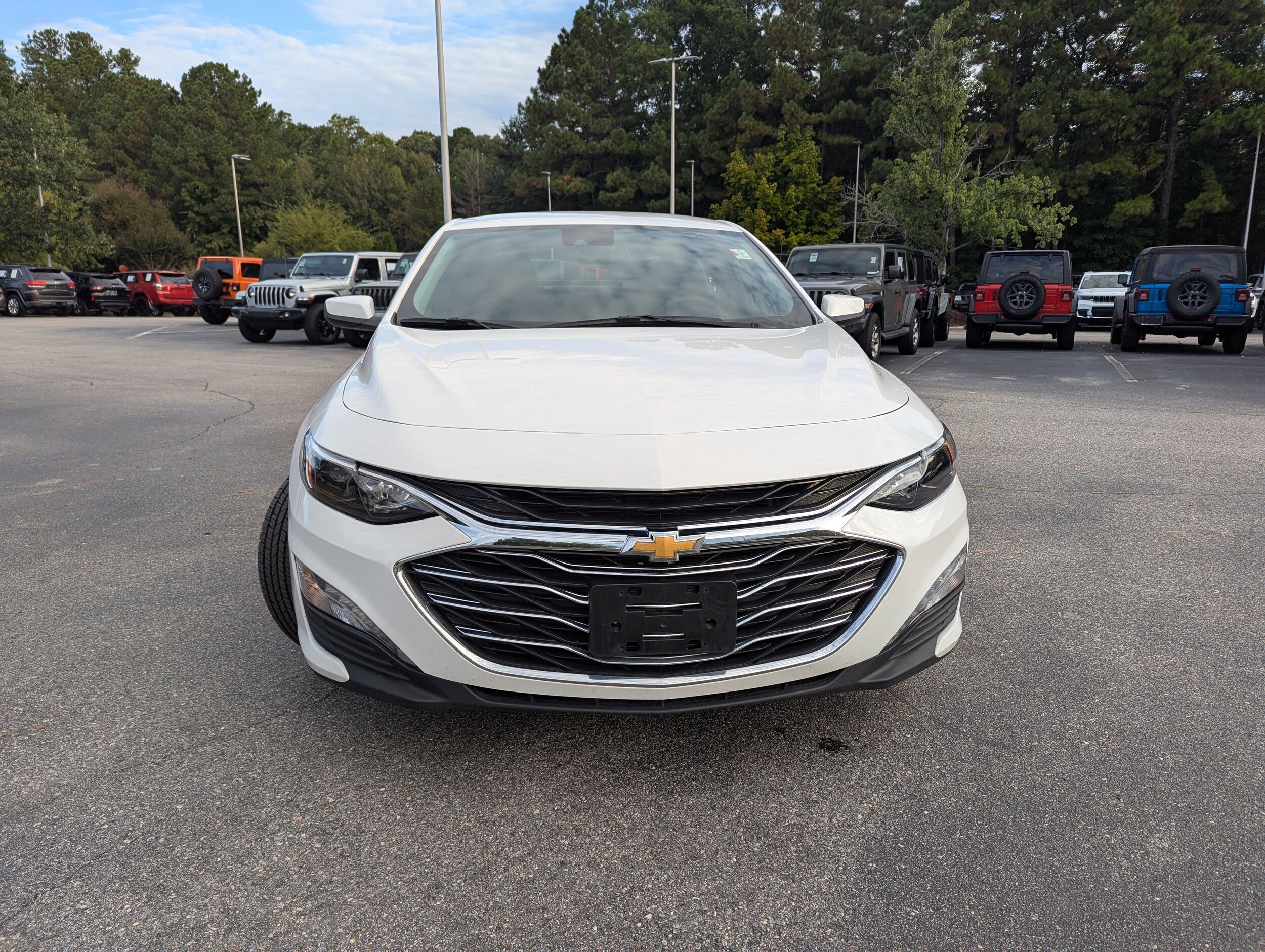 2024 Chevrolet Malibu 1LT photo 2