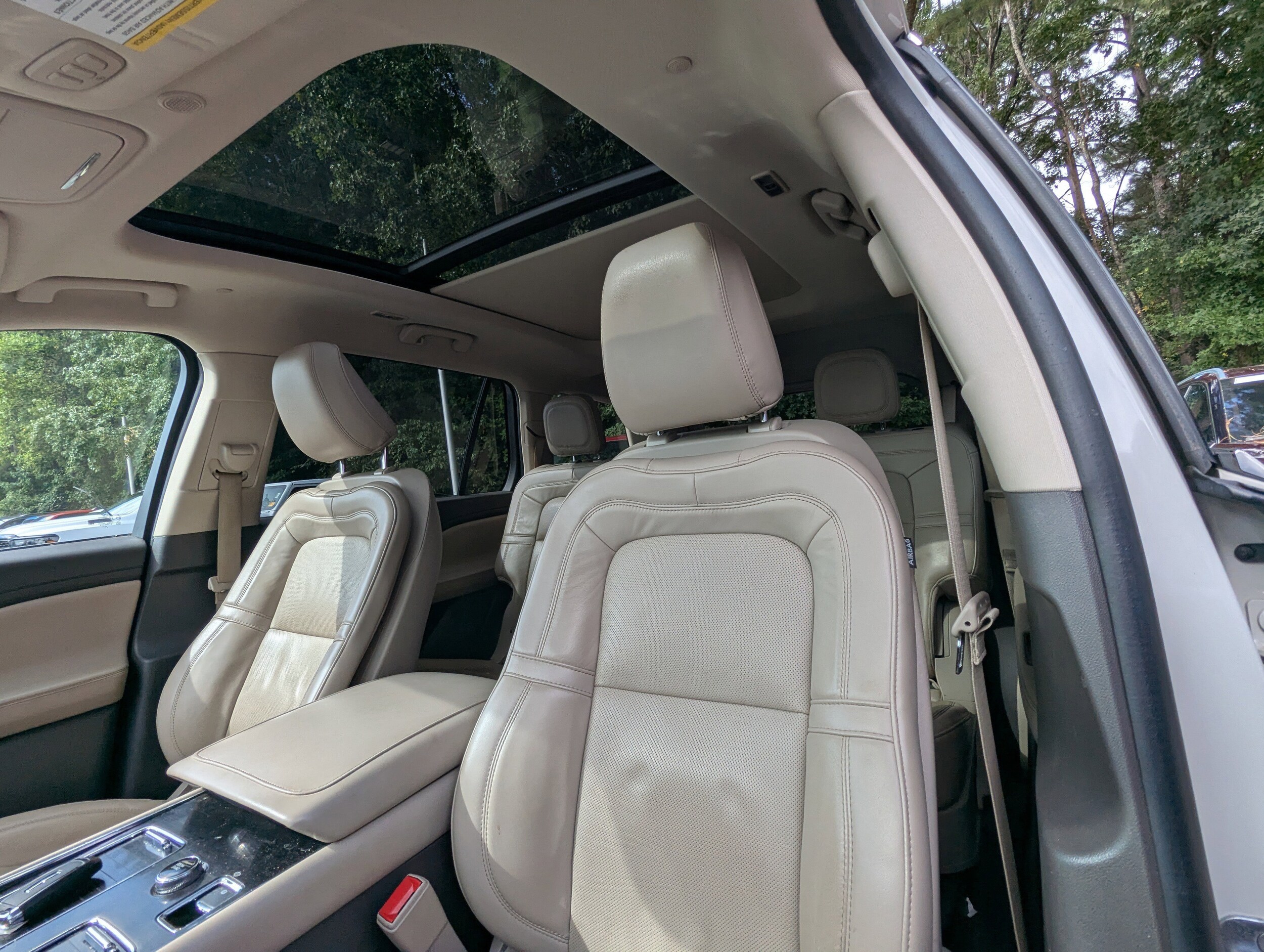 2022 Lincoln Aviator Reserve photo 2