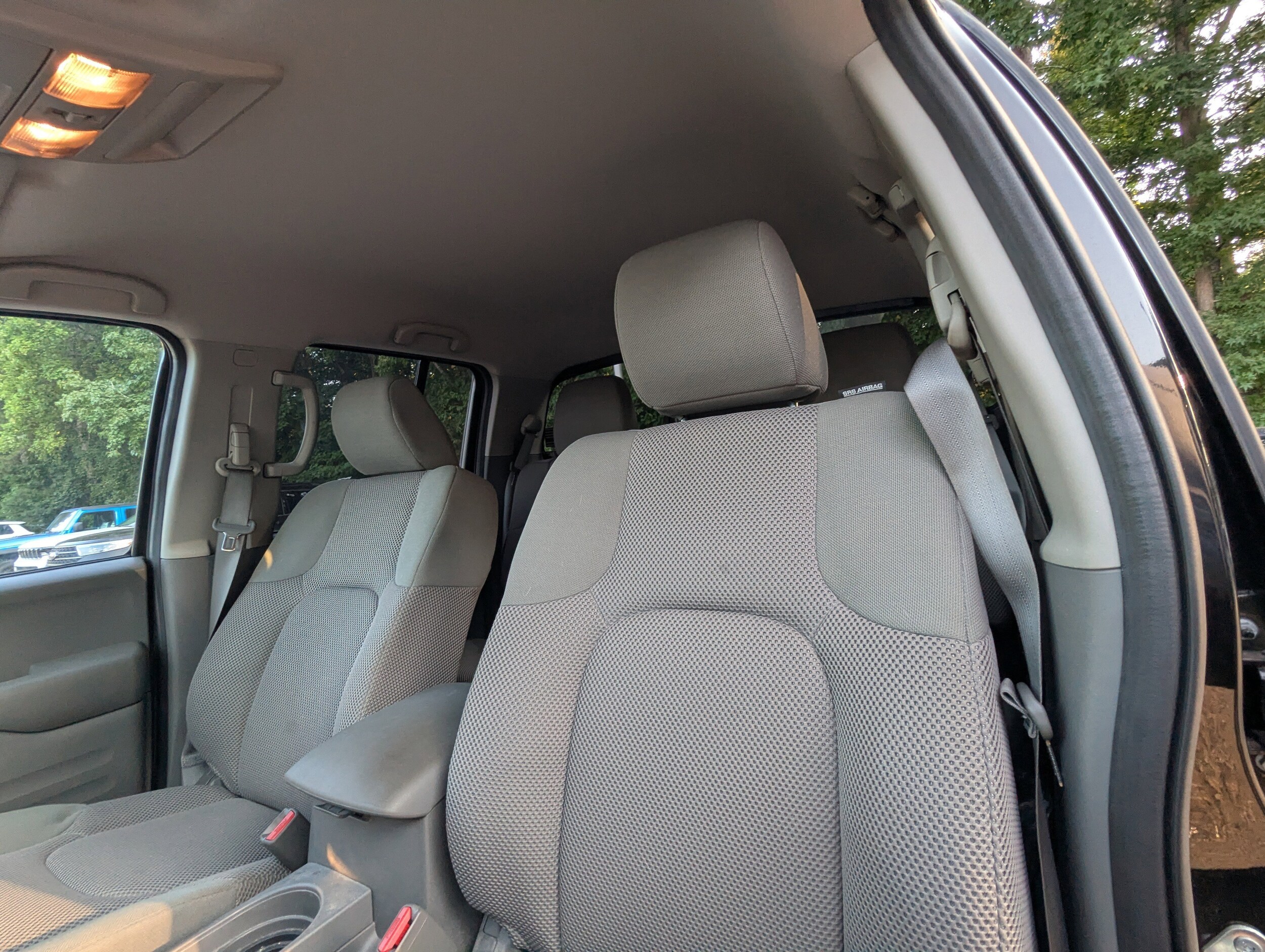2021 Nissan Frontier Crew Cab SV photo 2