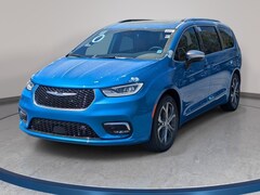 2026 Chrysler Pacifica PINNACLE Passenger Van