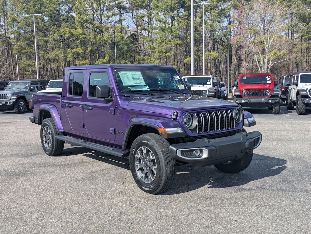 New 2026 Jeep Gladiator SAHARA 4X4 Pickup