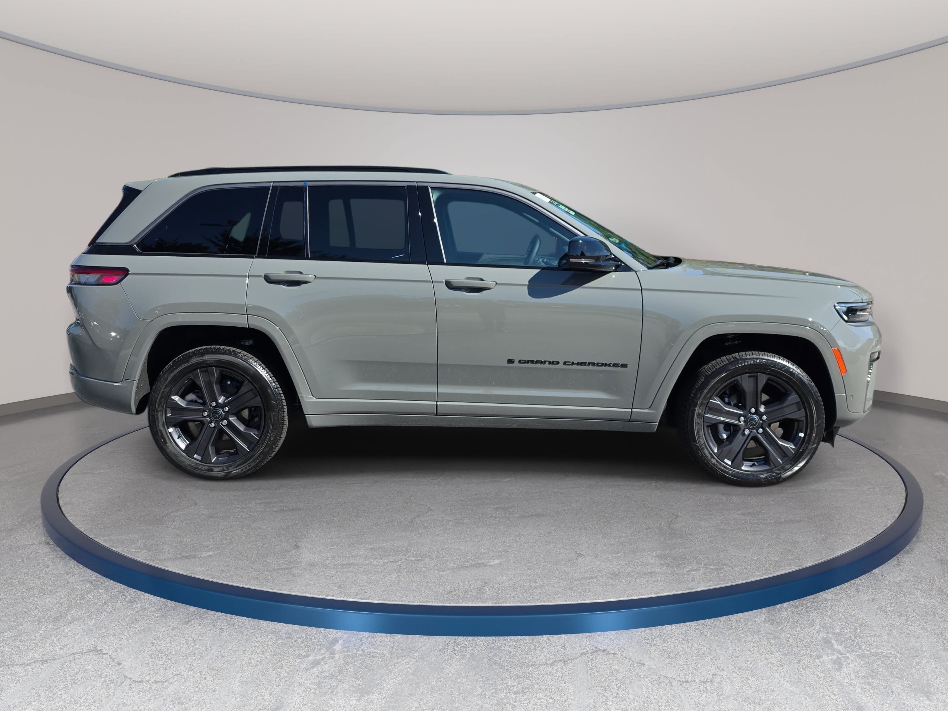 New 2027 Jeep Grand Cherokee 2 Row LIMITED 4X4 Sport Utility