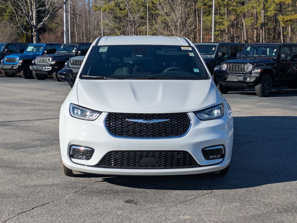New 2026 Chrysler Pacifica SELECT Passenger Van