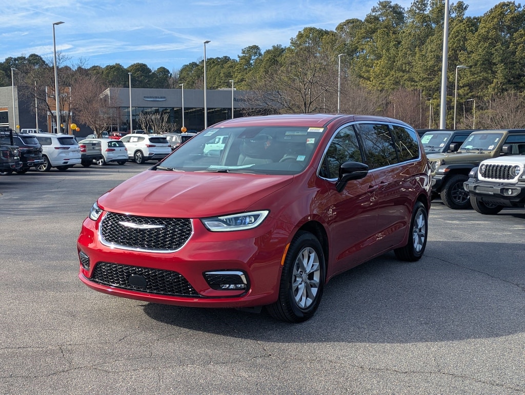New 2026 Chrysler Pacifica SELECT AWD Passenger Van