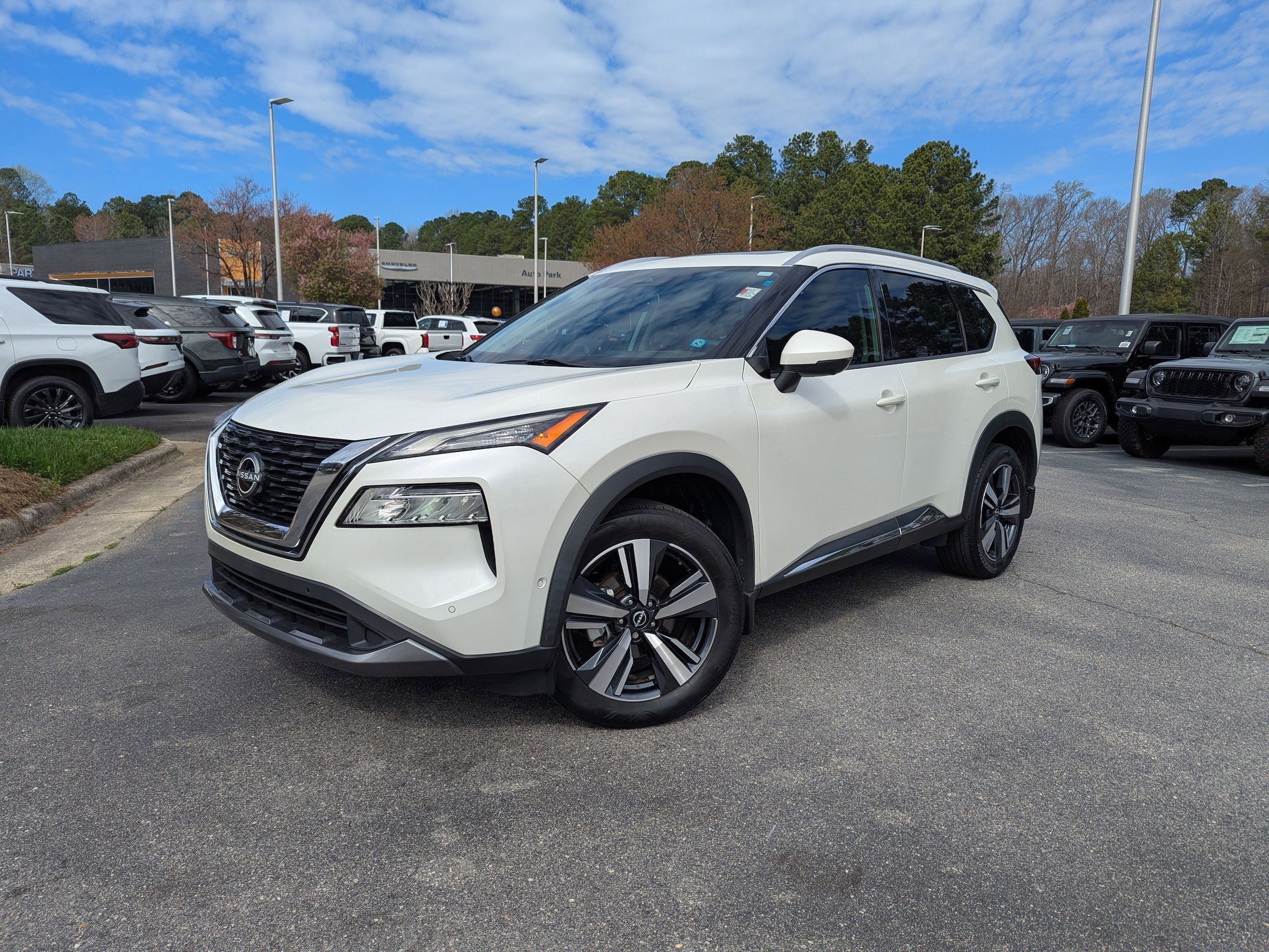 2023 Nissan Rogue SL