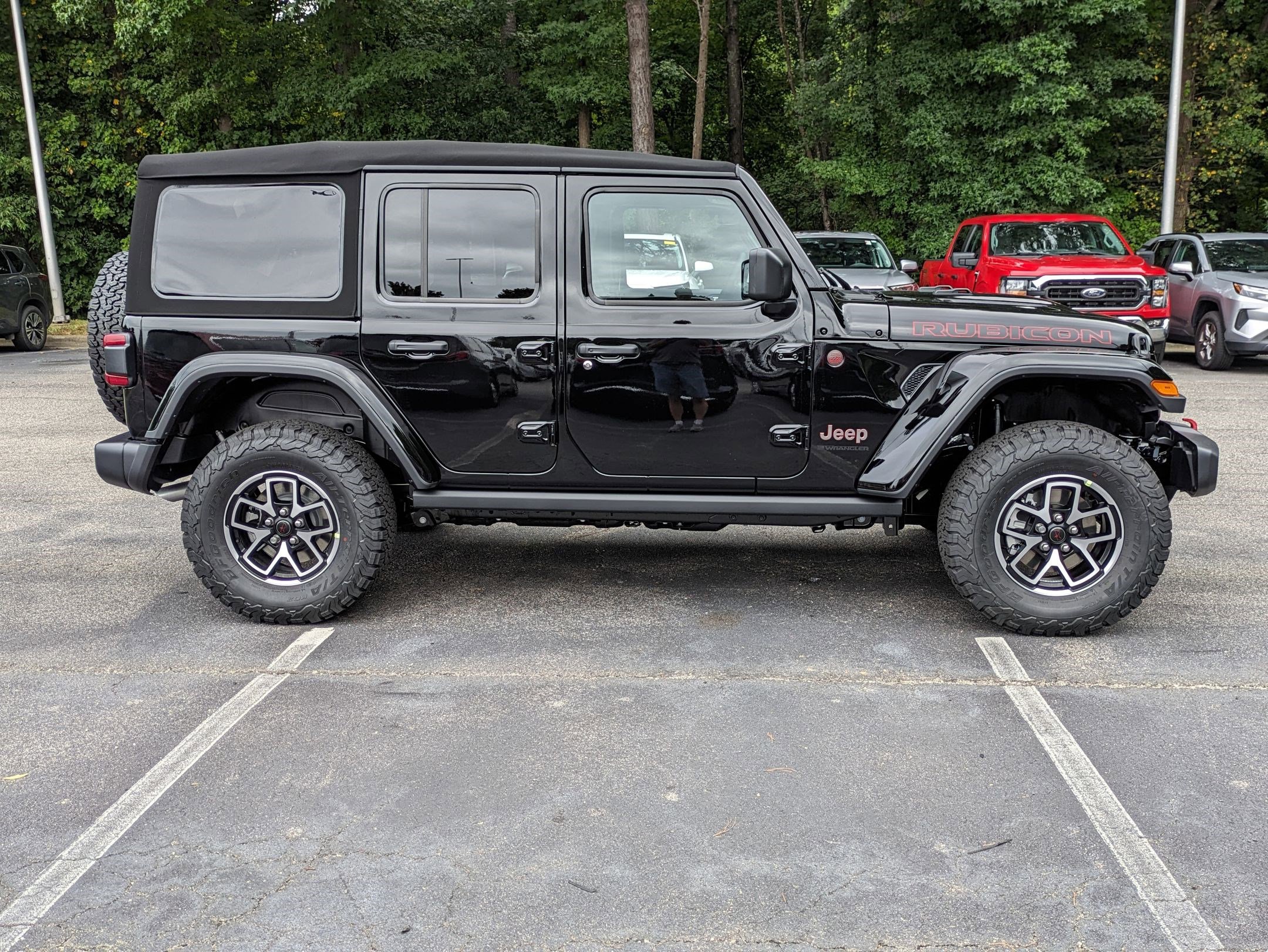 2025 Jeep Wrangler Rubicon photo 4
