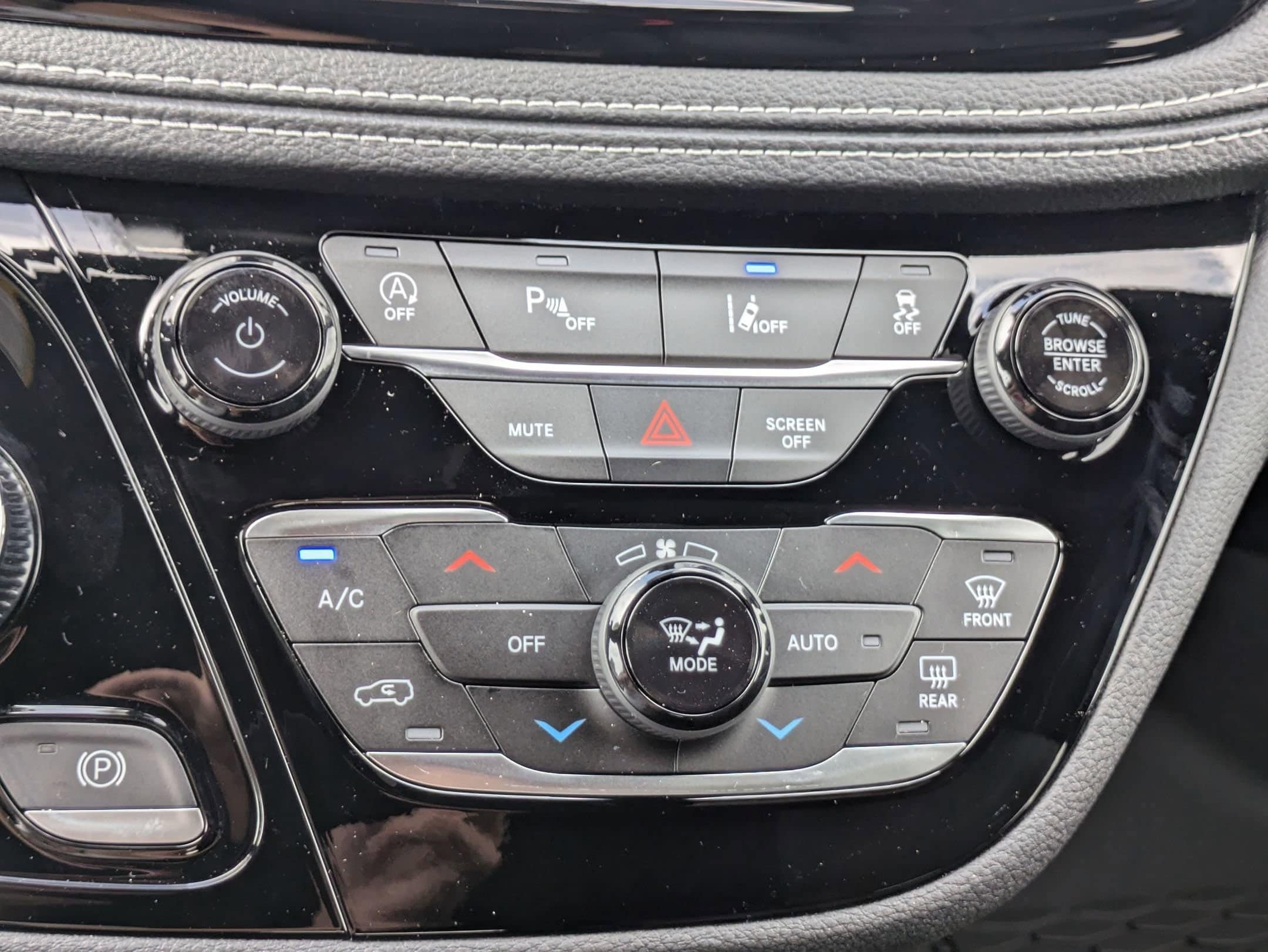 2026 Chrysler Pacifica Select - Photo 15