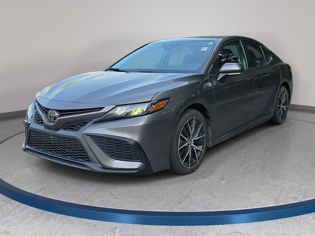 Used 2024 Toyota Camry SE SE Auto