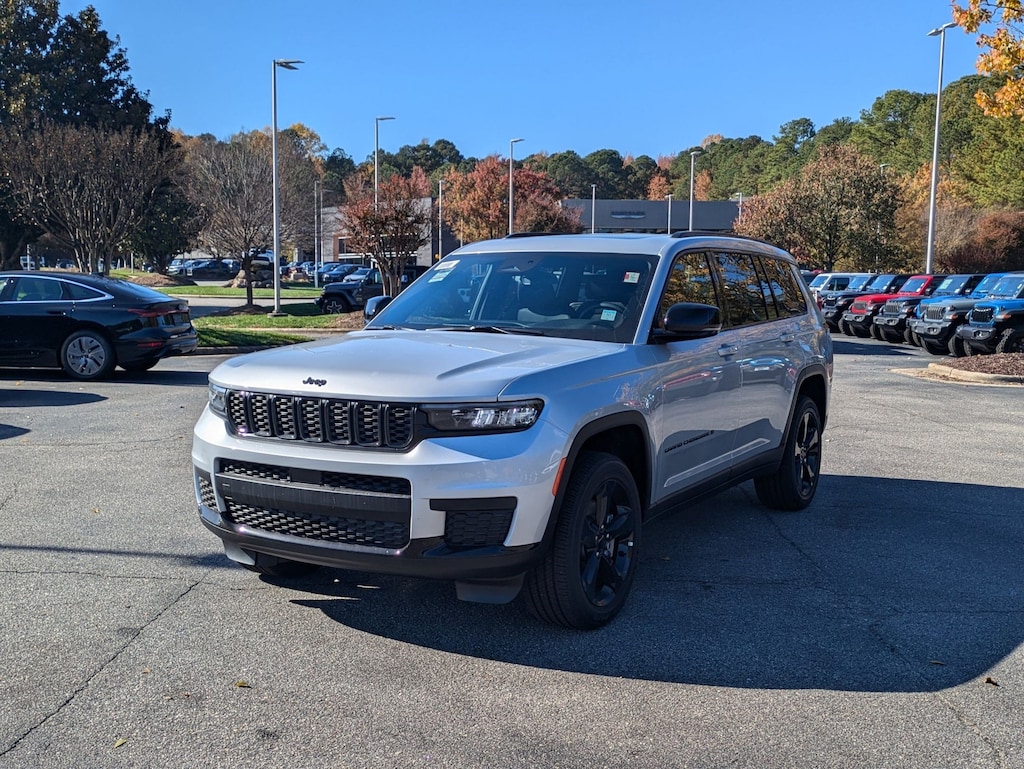 New 2025 Jeep Grand Cherokee L ALTITUDE X 4X4 Sport Utility