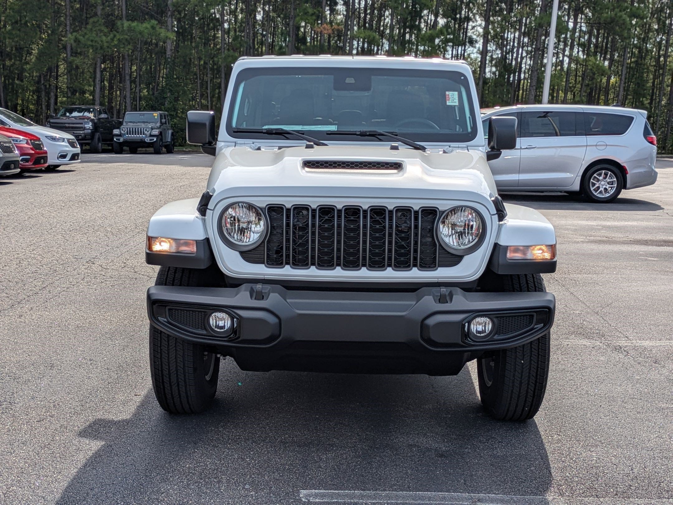 2025 Jeep Gladiator Sport S photo 2