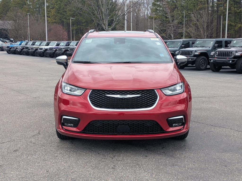 New 2026 Chrysler Pacifica PINNACLE Passenger Van