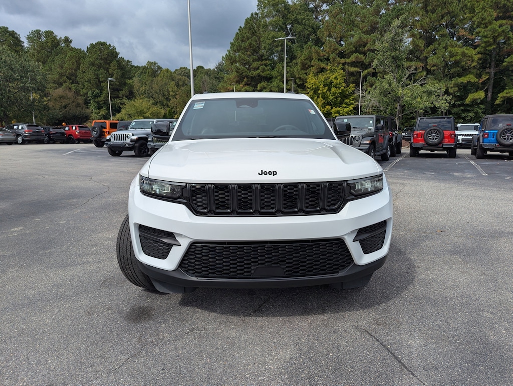 Used 2023 Jeep Grand Cherokee Altitude Altitude 4x4