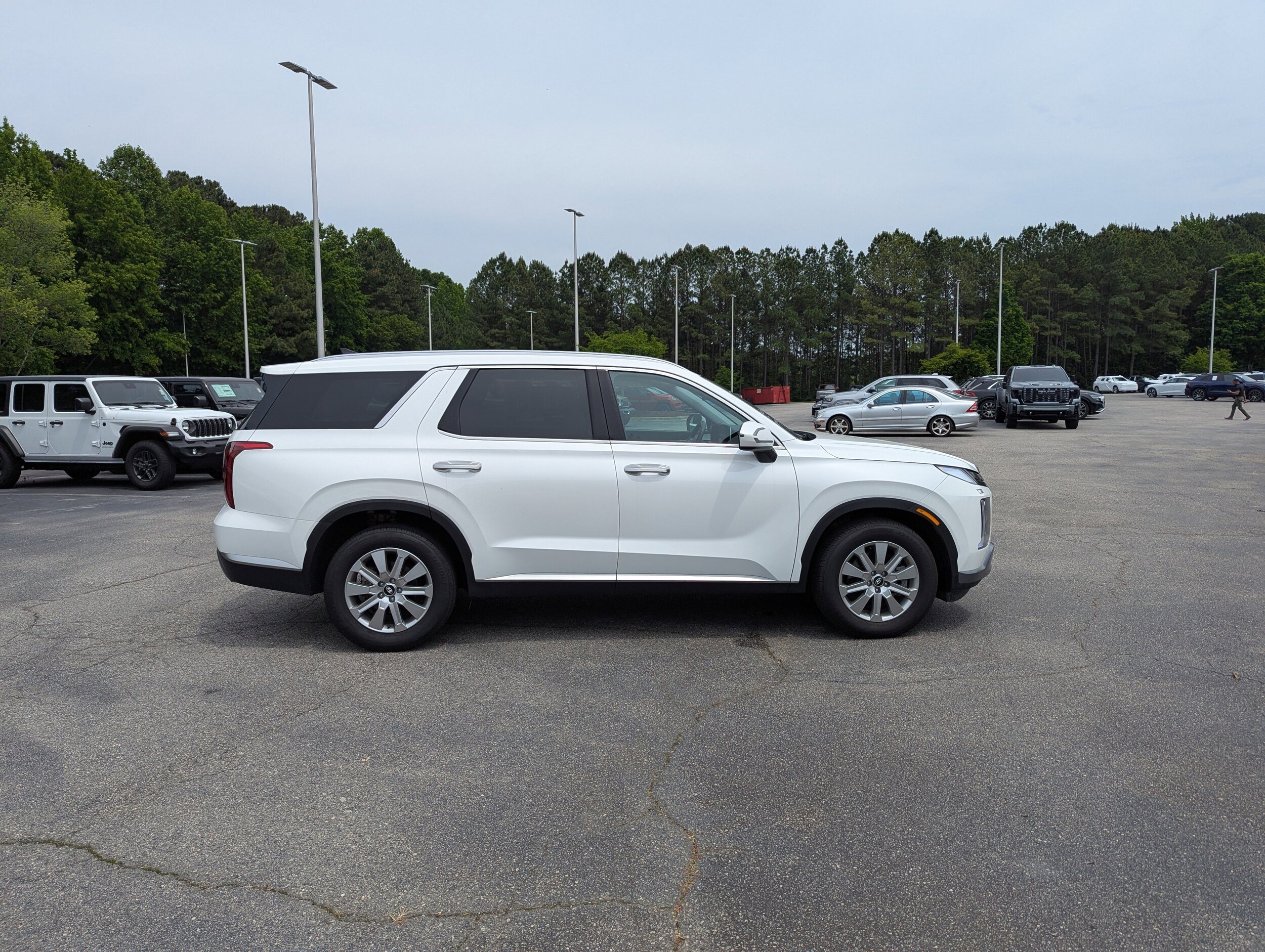 2024 Hyundai Palisade SEL photo 2