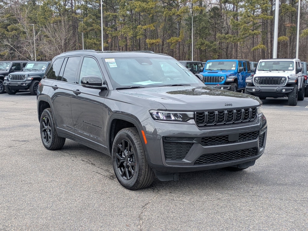 New 2026 Jeep Grand Cherokee LAREDO ALTITUDE 4X4 Sport Utility