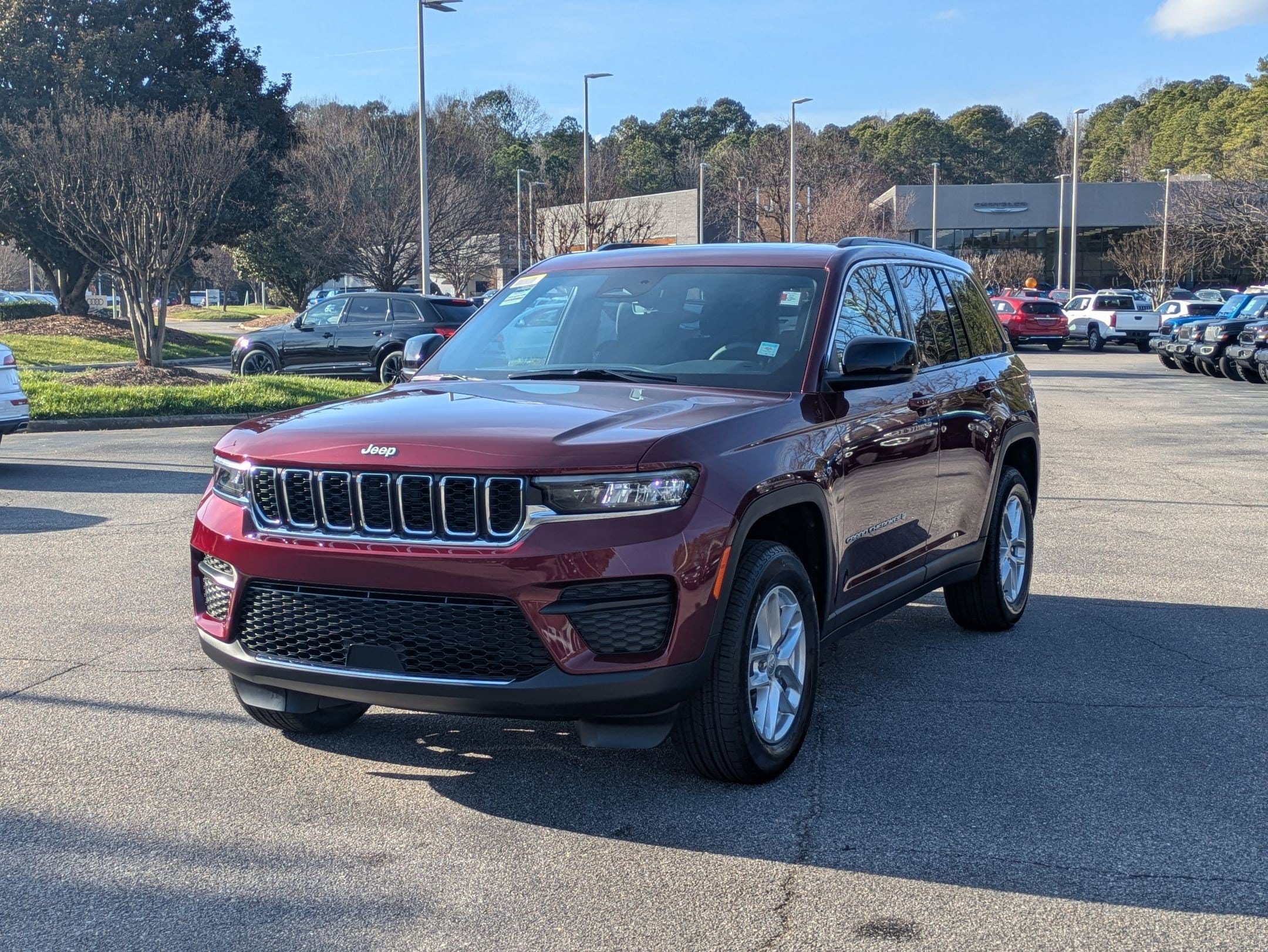 2025 Jeep Grand Cherokee Laredo's photo