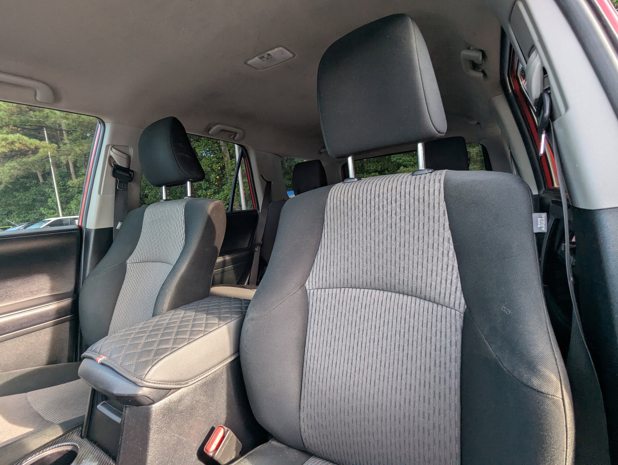 2019 Toyota 4Runner SR5 4WD photo 2