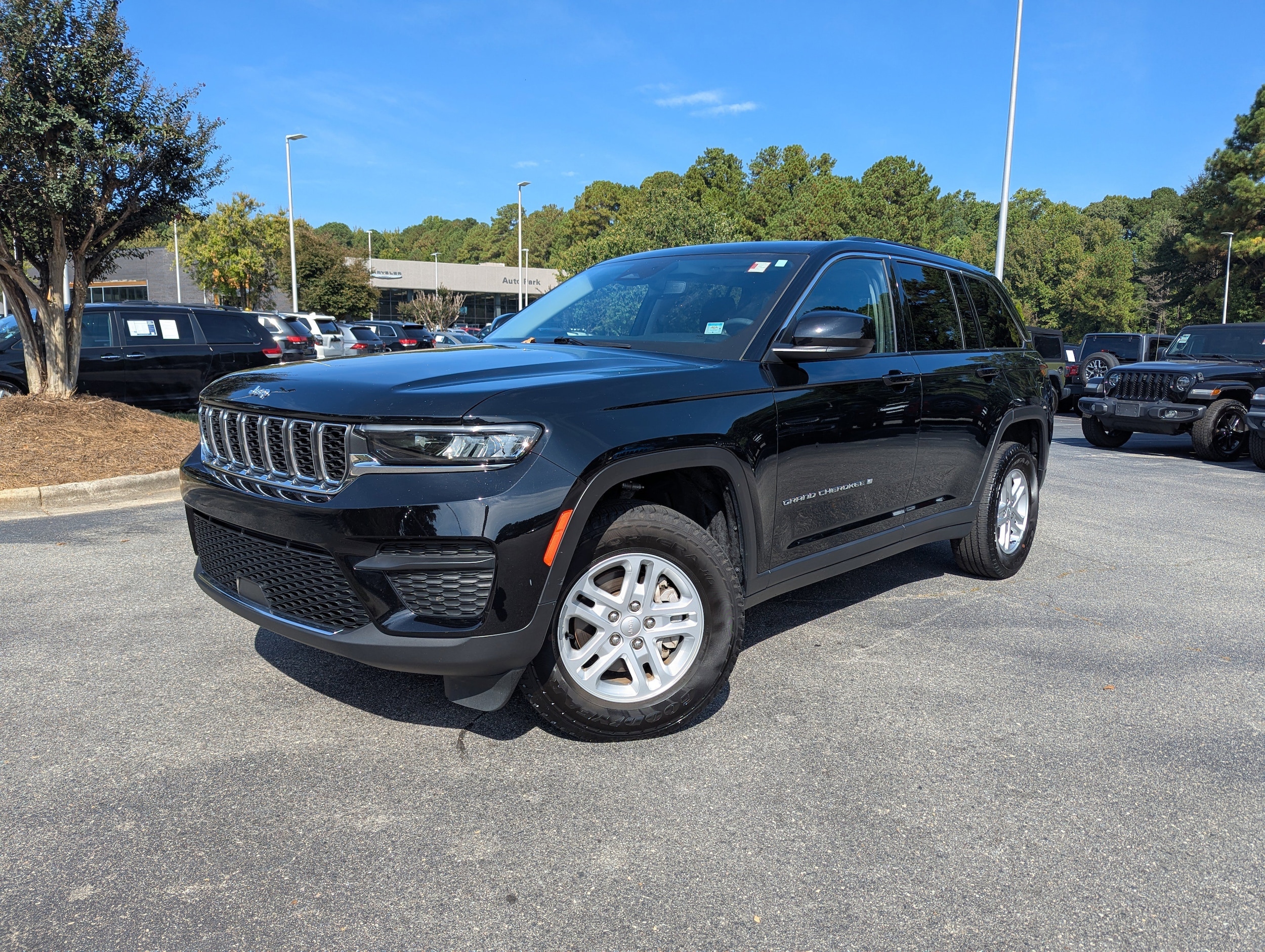 2023 Jeep Grand Cherokee Laredo