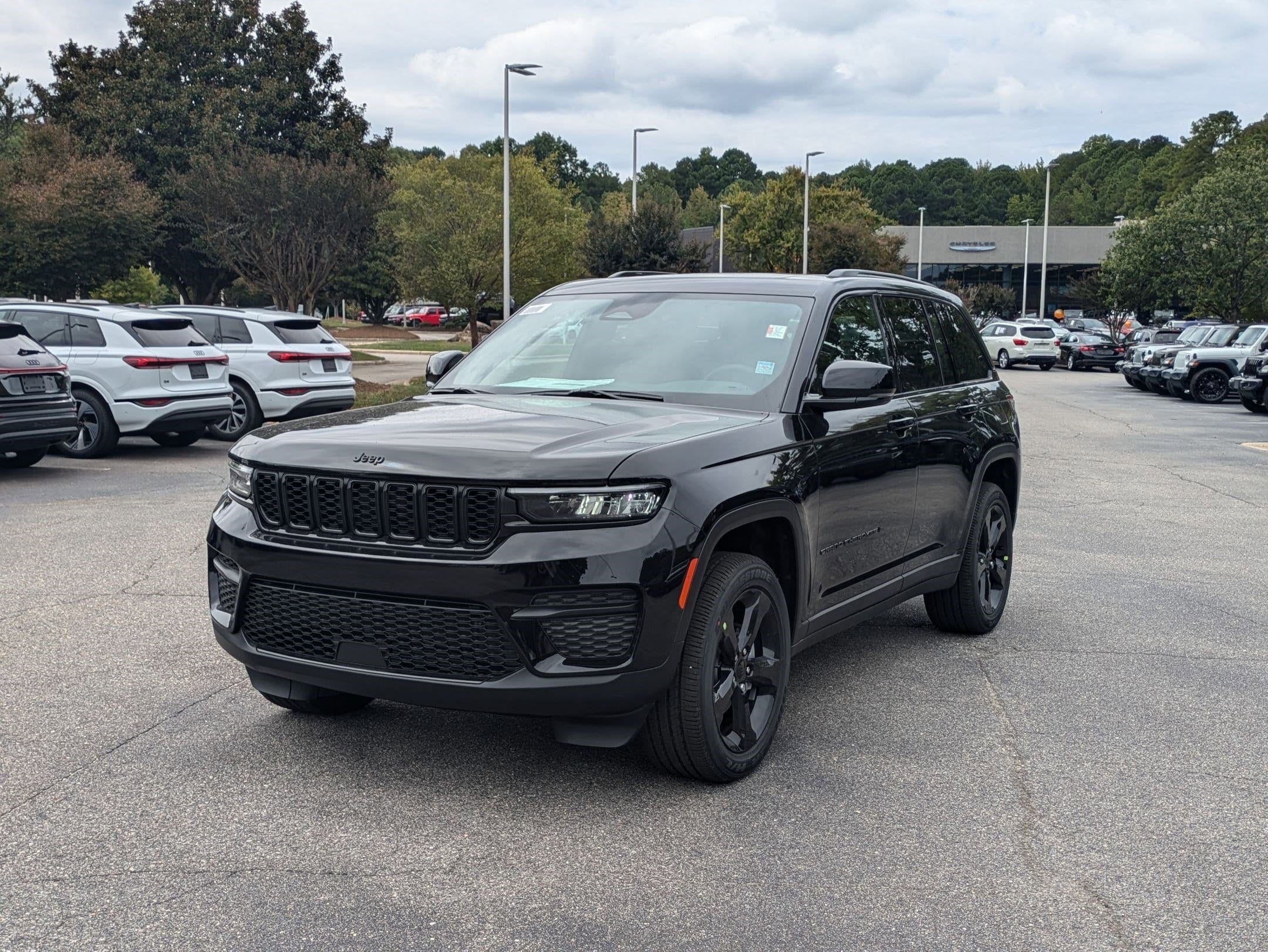 2025 Jeep Grand Cherokee Altitude's photo