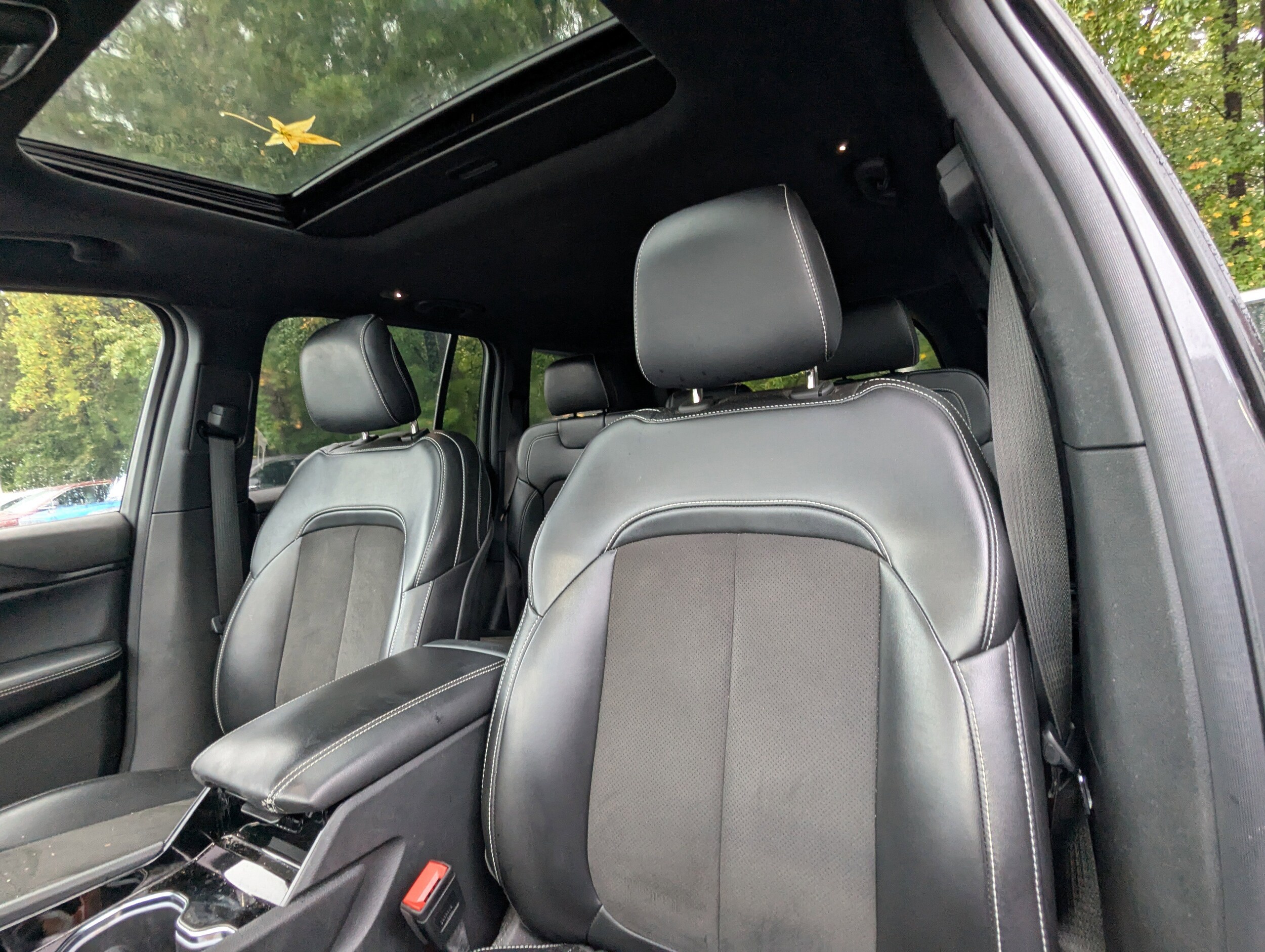 2023 Jeep Grand Cherokee Altitude photo 2