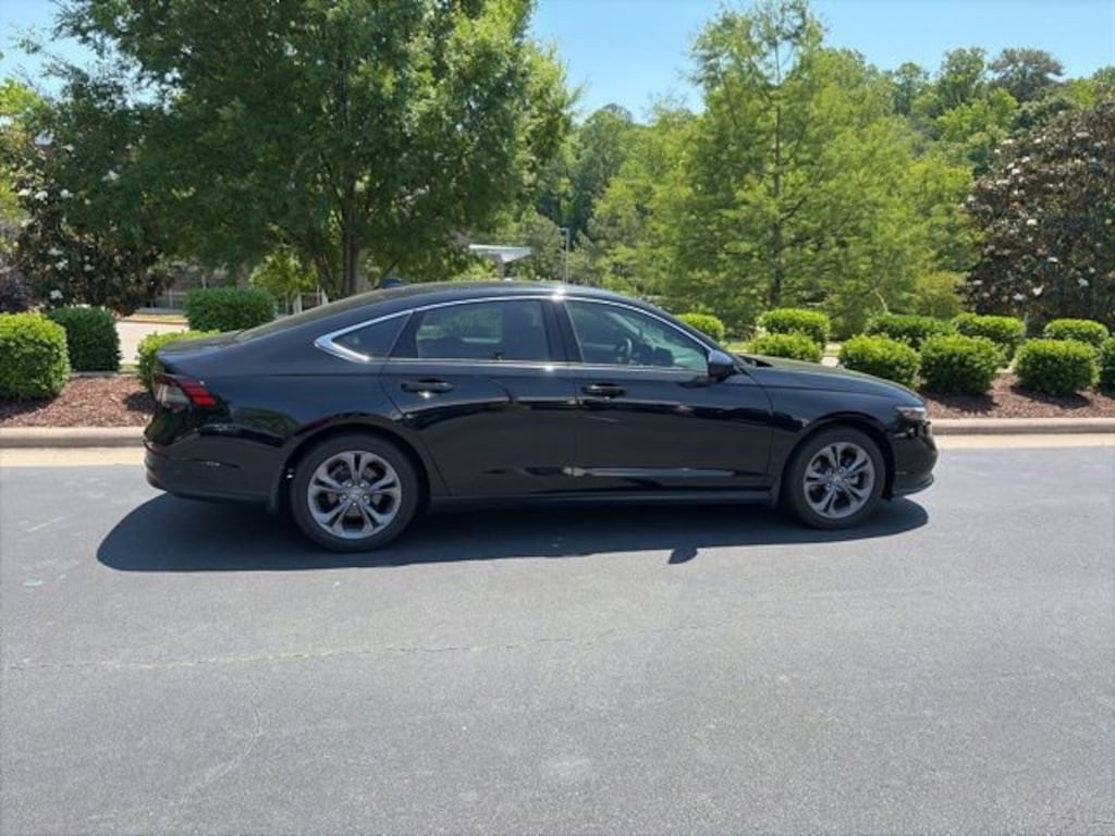 Used 2024 Honda Accord EX Sedan