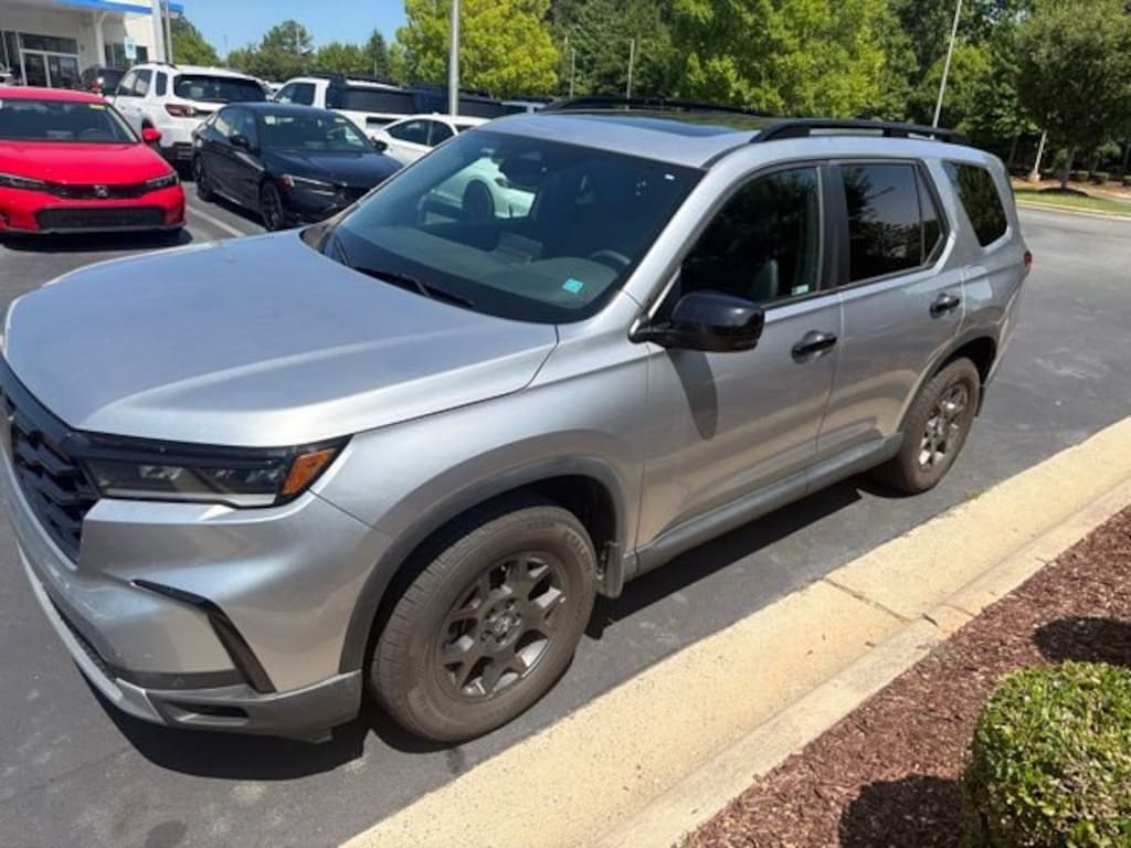Used 2023 Honda Pilot TrailSport SUV
