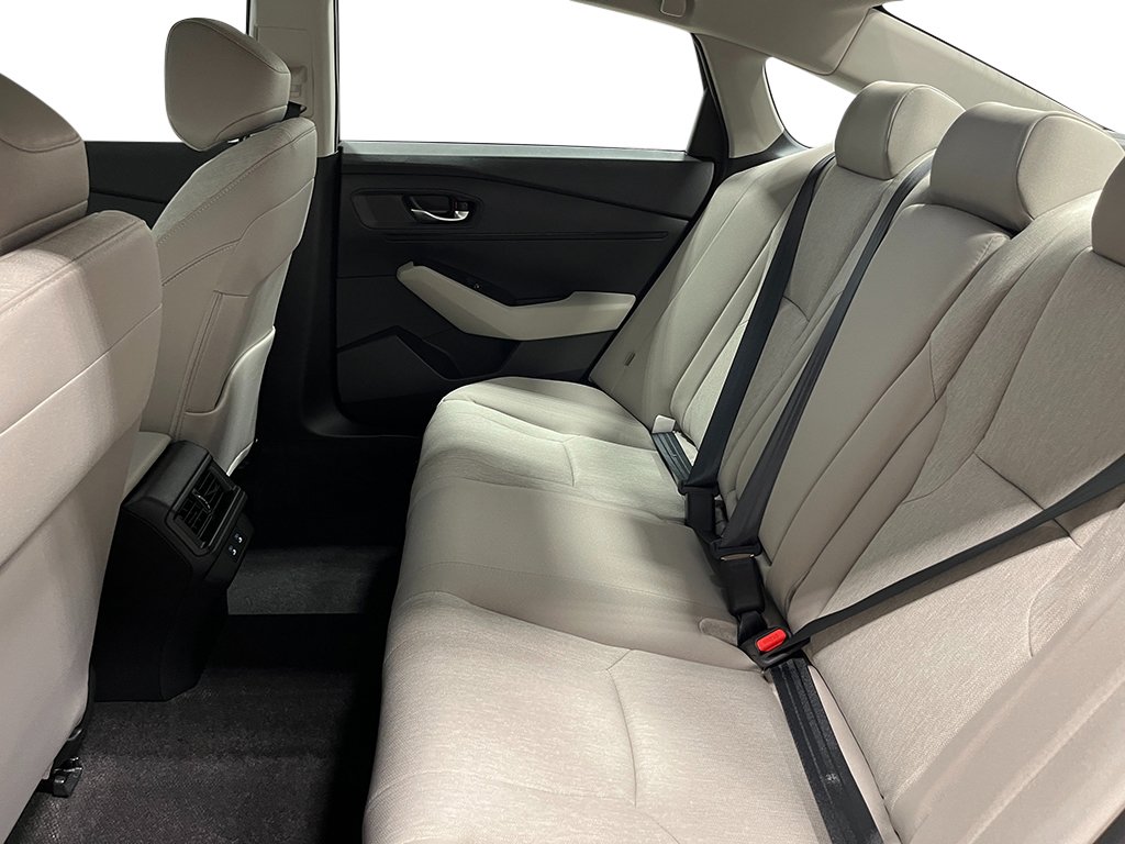 2025 Honda Accord SE - Photo 24