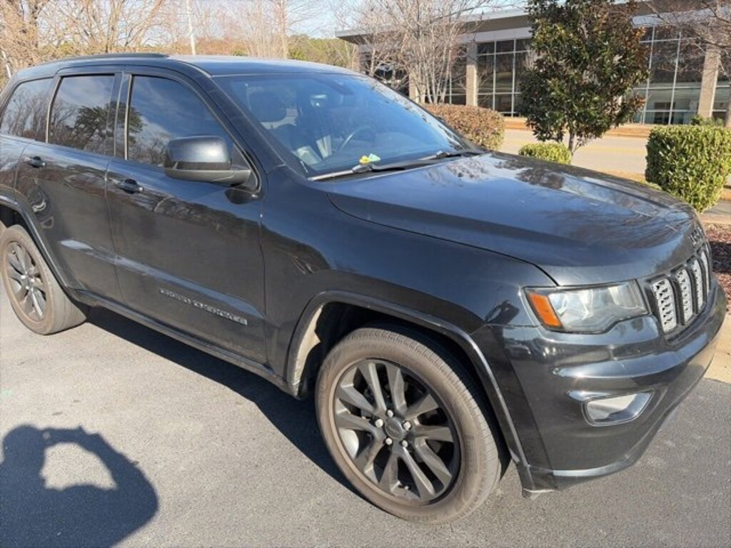 Used 2018 Jeep Grand Cherokee Altitude SUV