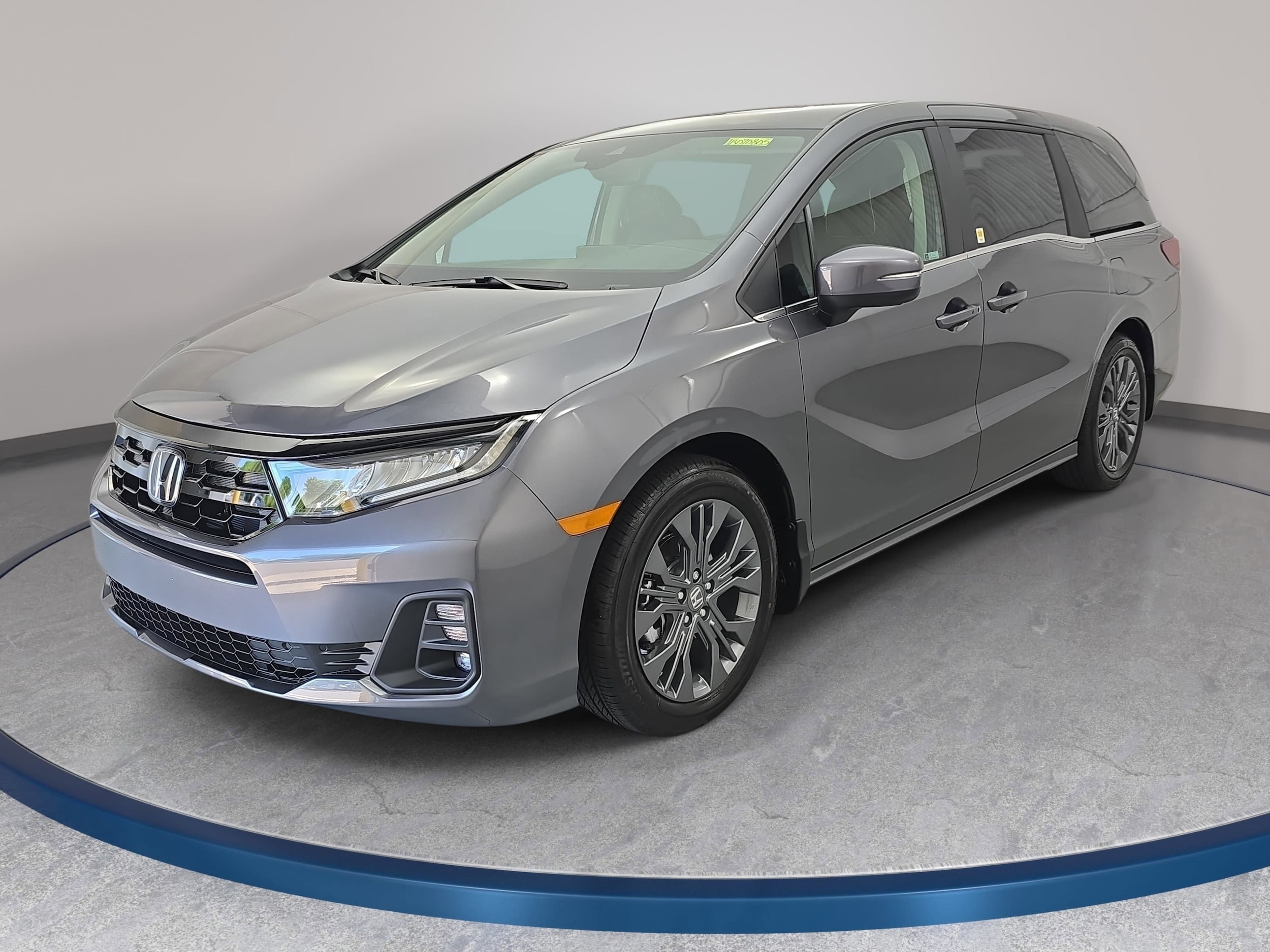 2026 Honda Odyssey Touring's photo