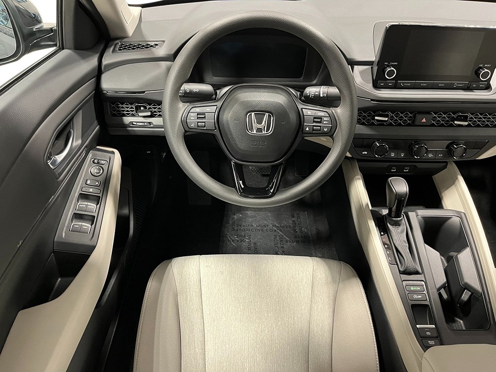 2025 Honda Accord SE - Photo 16
