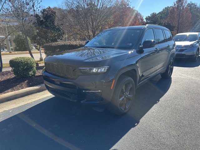 2025 Jeep Grand Cherokee Limited photo 2