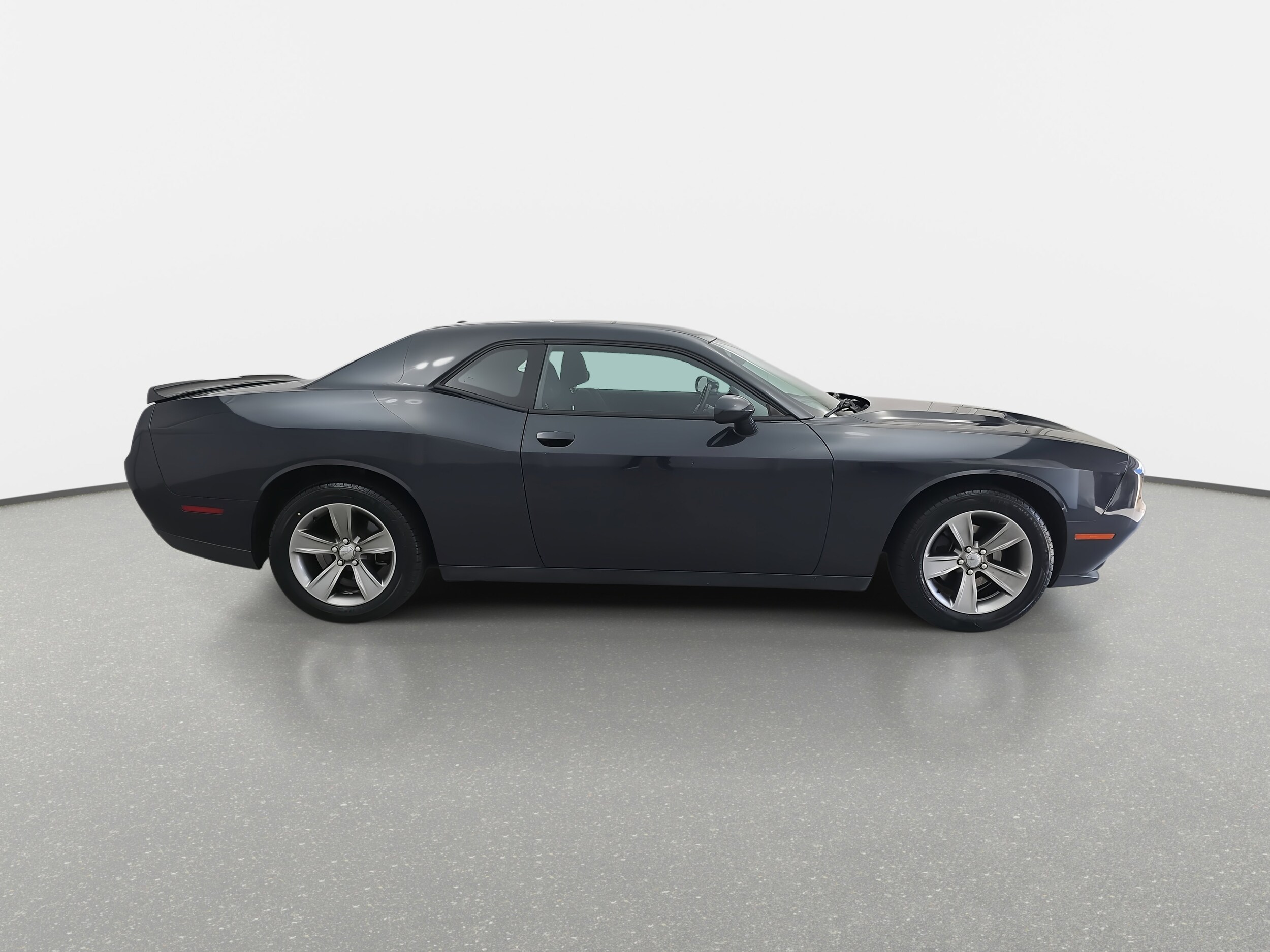 2019 Dodge Challenger SXT photo 4