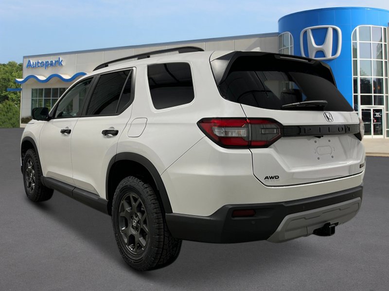 2025 Honda Pilot TrailSport photo 3