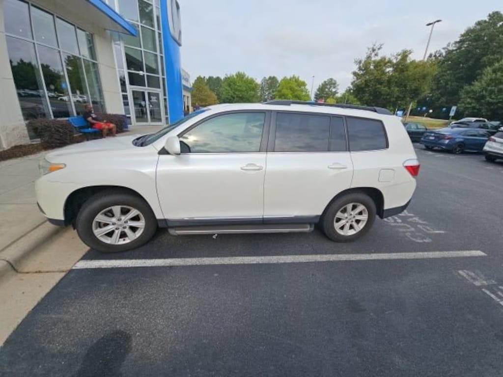 Used 2013 Toyota Highlander SE SUV